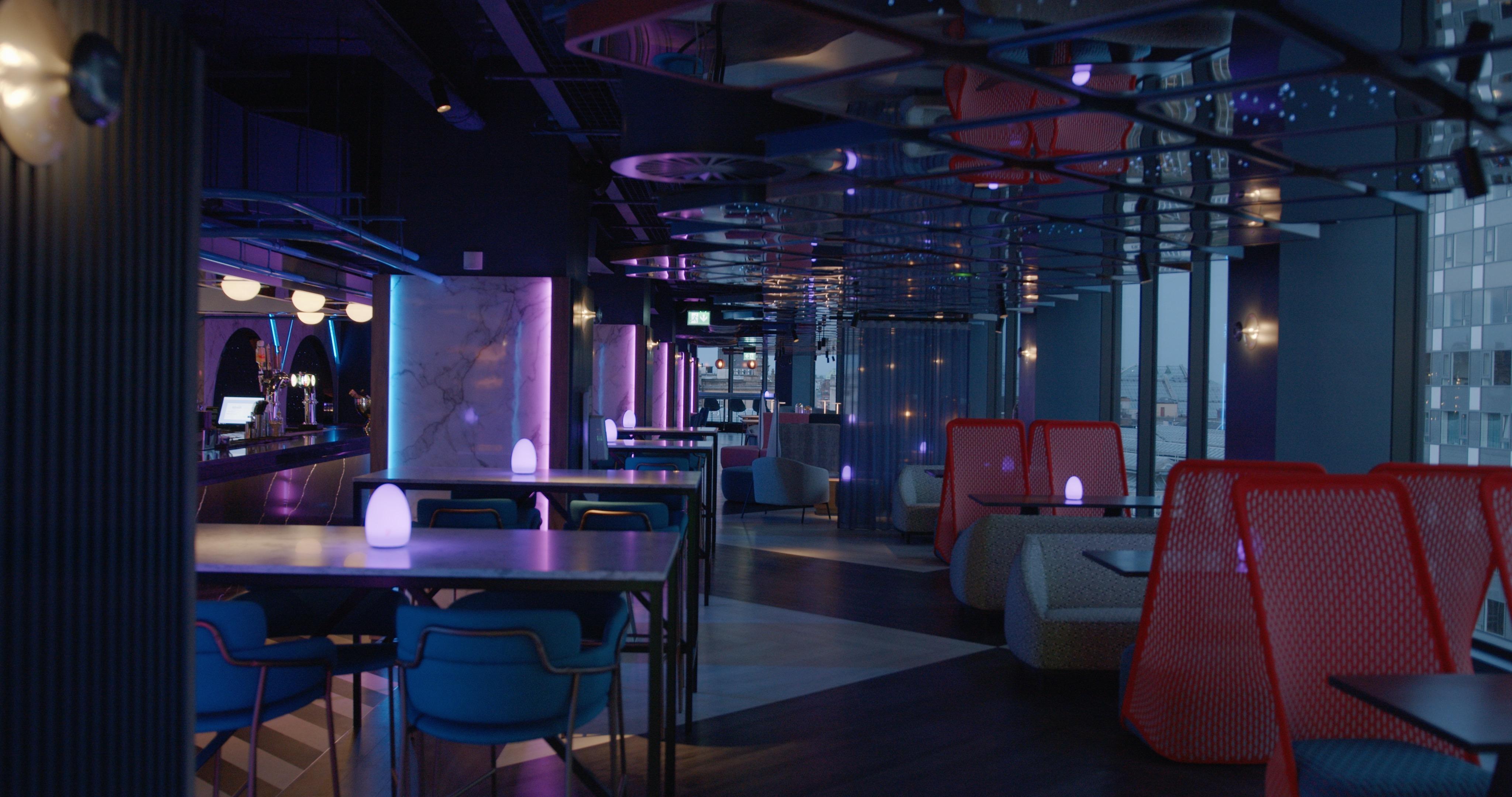 Yotel Glasgow Exteriér fotografie Interior of the bar