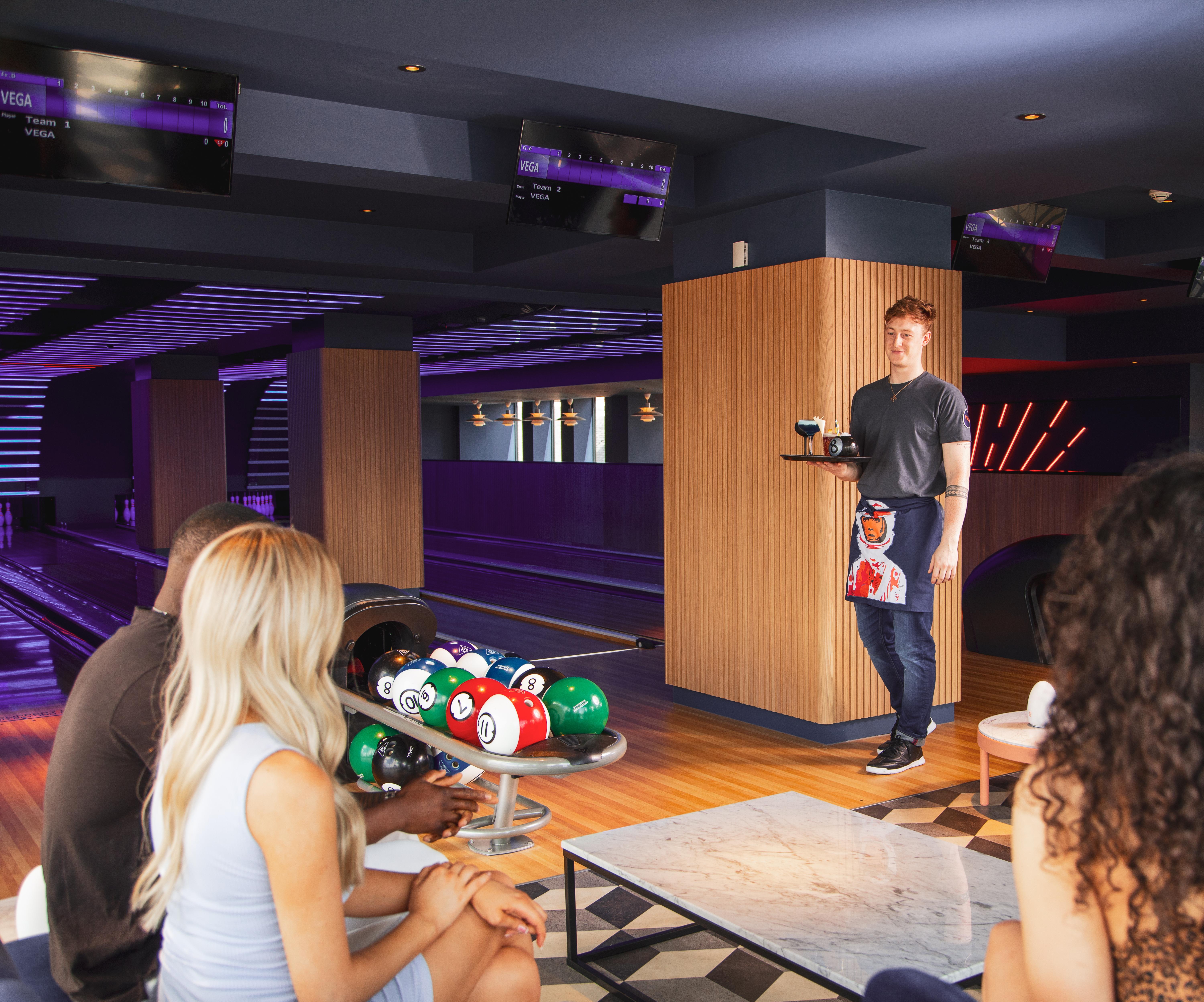 Yotel Glasgow Exteriér fotografie Bowling alley in Las Vegas